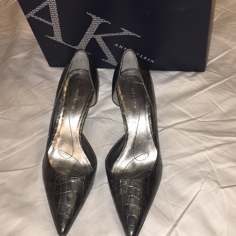 Dark Silver sz 7 3” HEELS  ANNE KLEIN CROC EMBOSED